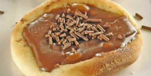 Esfiha de Brigadeiro Esfiha de Brigadeiro