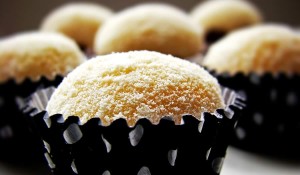 Brigadeiro de Leite Ninho com Nutella Brigadeiro de Leite Ninho com Nutella